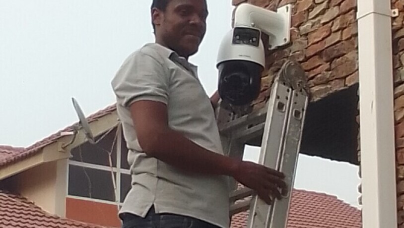 cctv-camera-installer-big-0