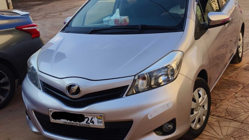 toyota-vitz-2012-quick-generous-sale-big-2